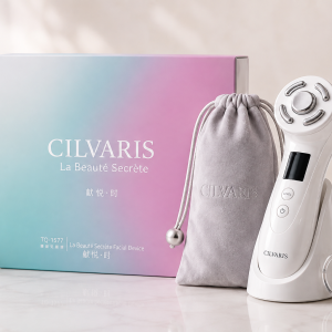 CILVARIS La Beauté Secrète – modernus veido odos priežiūros prietaisas su RF, mikrosrovėmis, ultragarsu, vibracija ir belaidžiu įkrovimu.